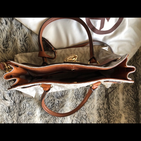 MK handbag - Picture 6 of 10